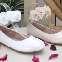 Manoletina con pulsera y adorno flores - Thumbnail Image 1