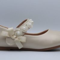 Merceditas niña en poli piel y adorno perlitas - Thumbnail Image 3