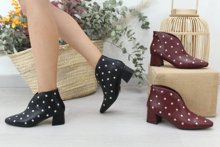 Espectacular Botin poli piel con tachas y remaches,Top ventas,ref5513