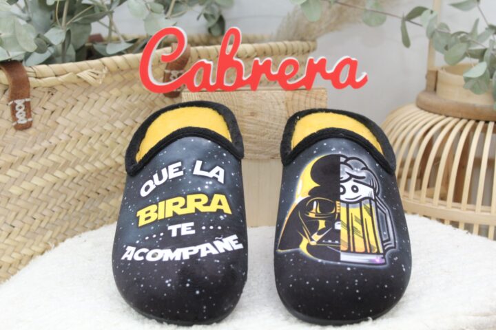 Zapatilla divertida para casa de la marca cabrera con plantilla extraible y piso vulcanizado,ref3653