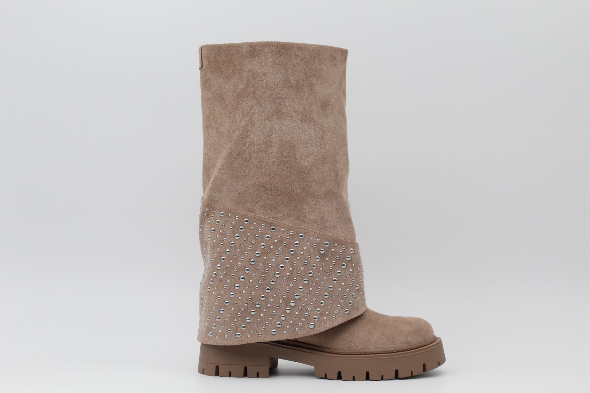 Bota estilo motero en suave antelina con solapa y tachas,ref118 - Imagen 6