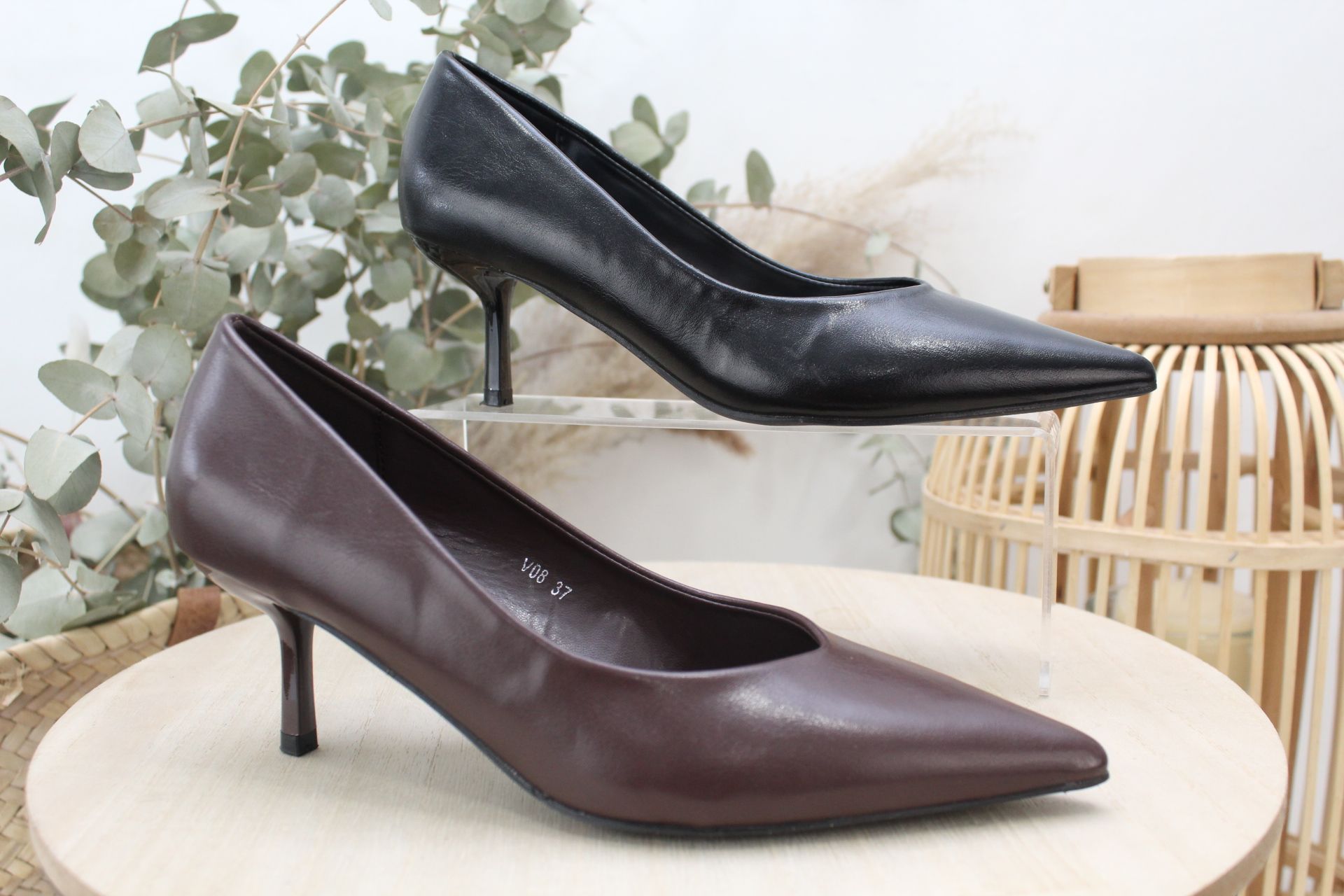 Stiletto en suave poli piel con tacon medio de 6cm - Imagen 1