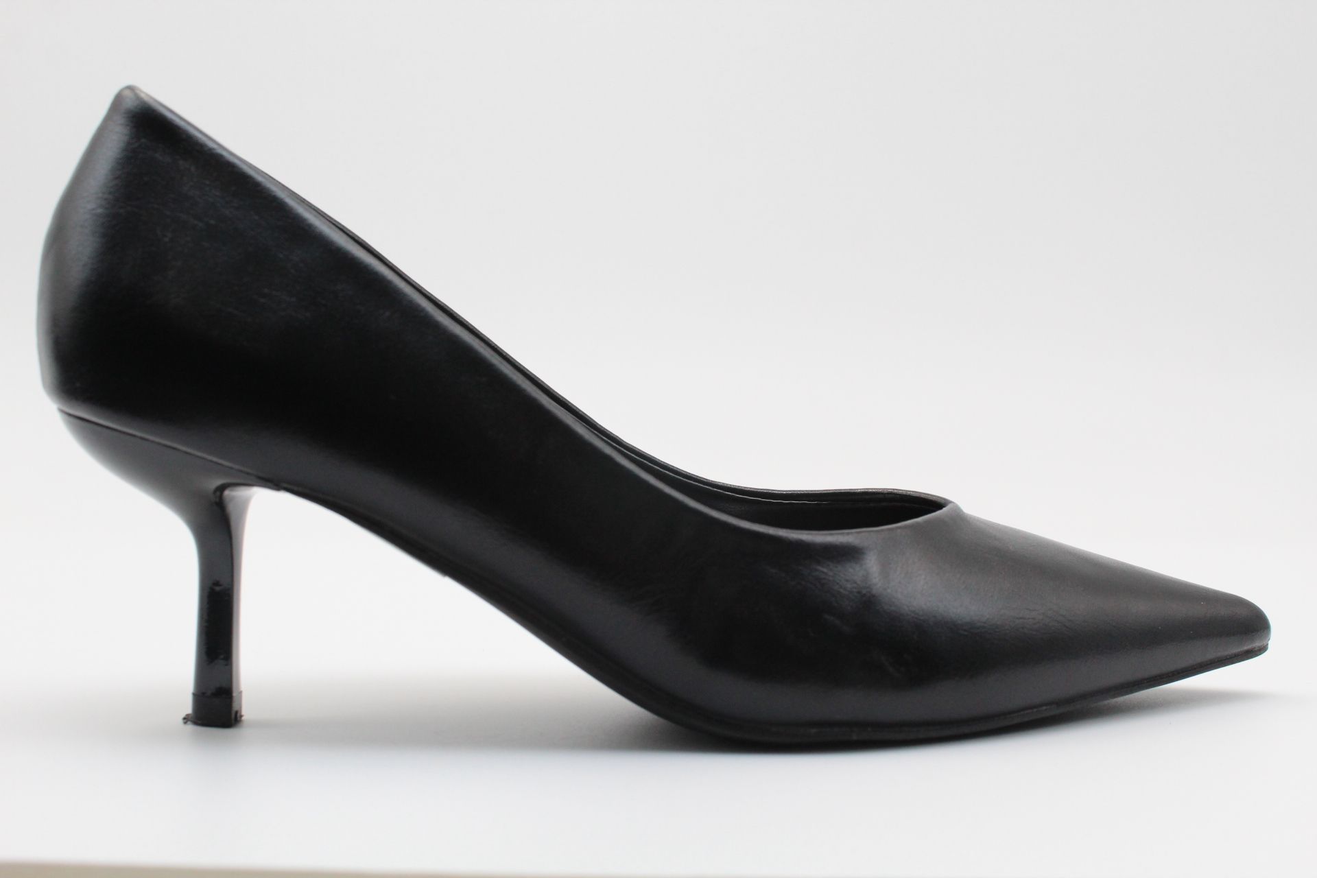 Stiletto en suave poli piel con tacon medio de 6cm - Imagen 5