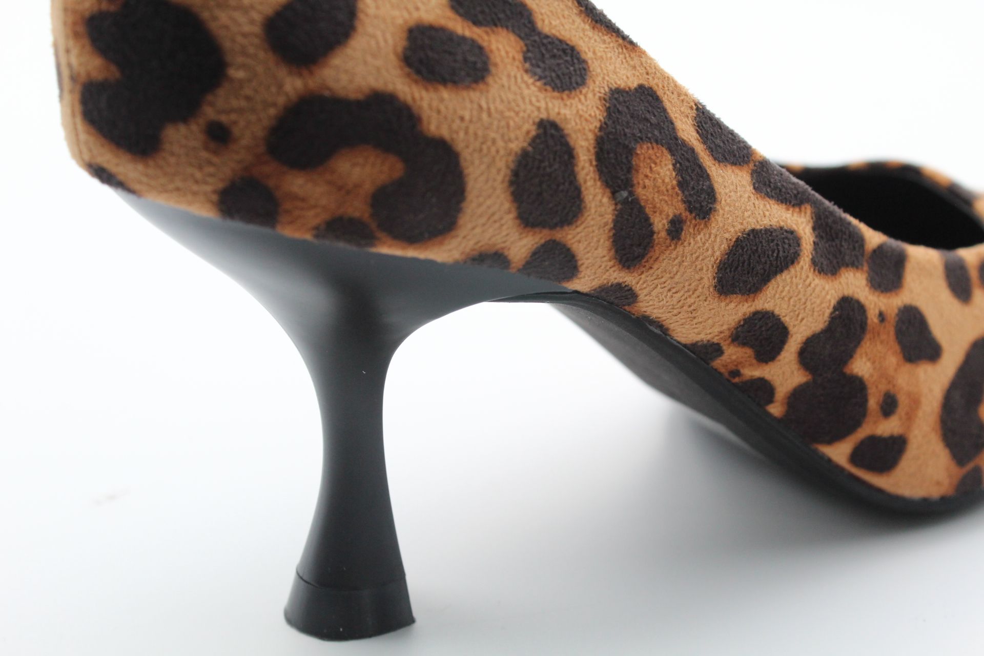 Stiletto animal print en suave antelina - Imagen 2