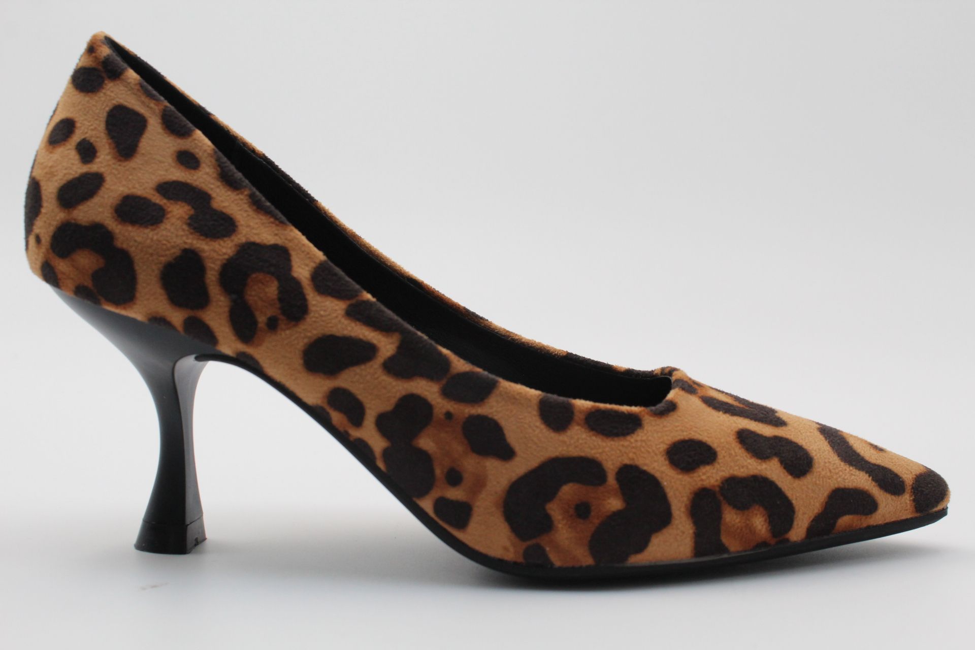 Stiletto animal print en suave antelina - Imagen 4