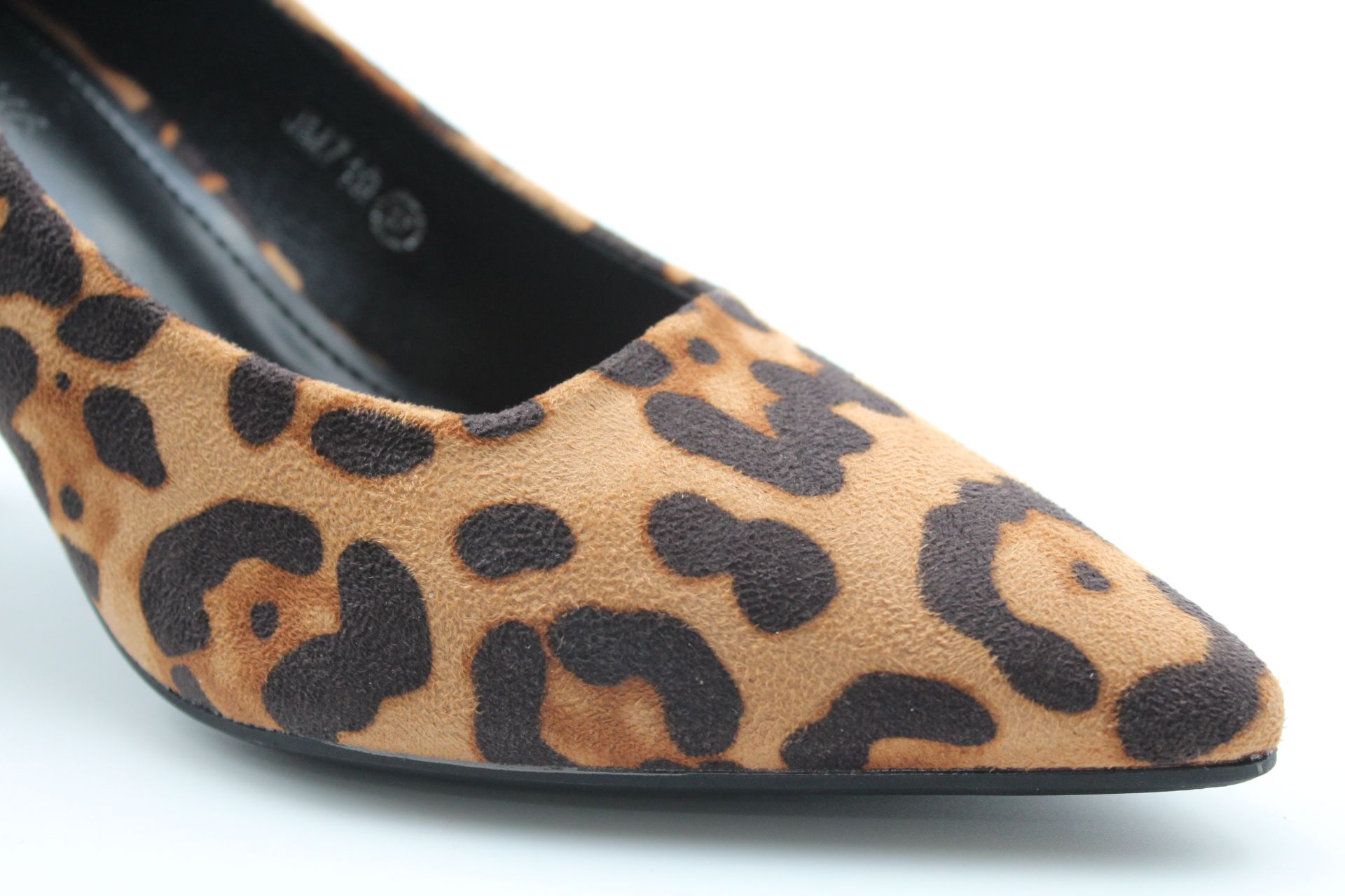 Stiletto animal print en suave antelina - Imagen 5