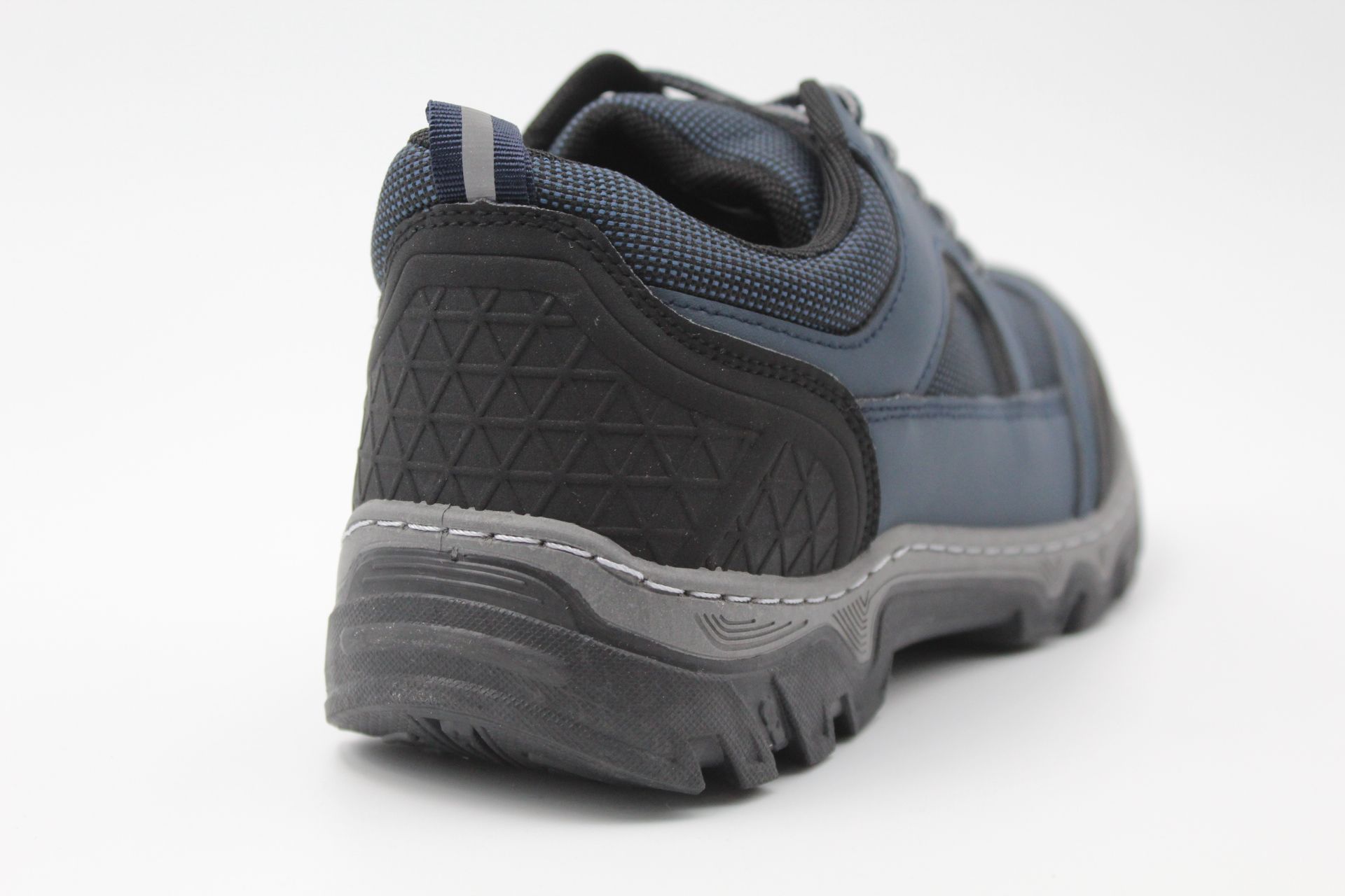 Zapatilla estilo trekking para hombre - Imagen 7