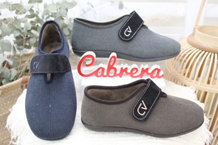 Zapatilla casa de la marca cabrera con cierre velcro y piso vulcanizado,ref9222