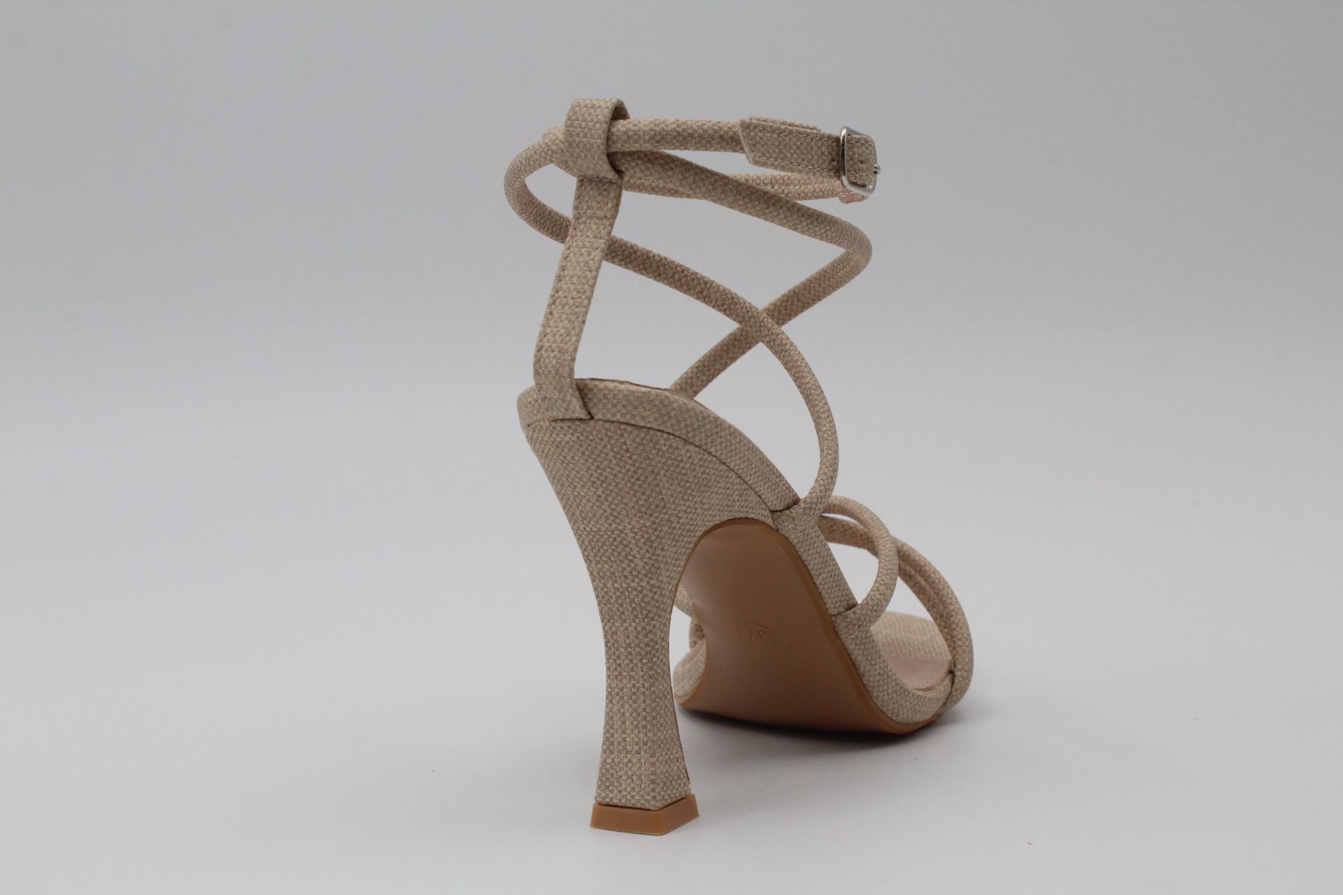 Sandalia con tiras cruzadas y tacón fino,ref900 - Imagen 5