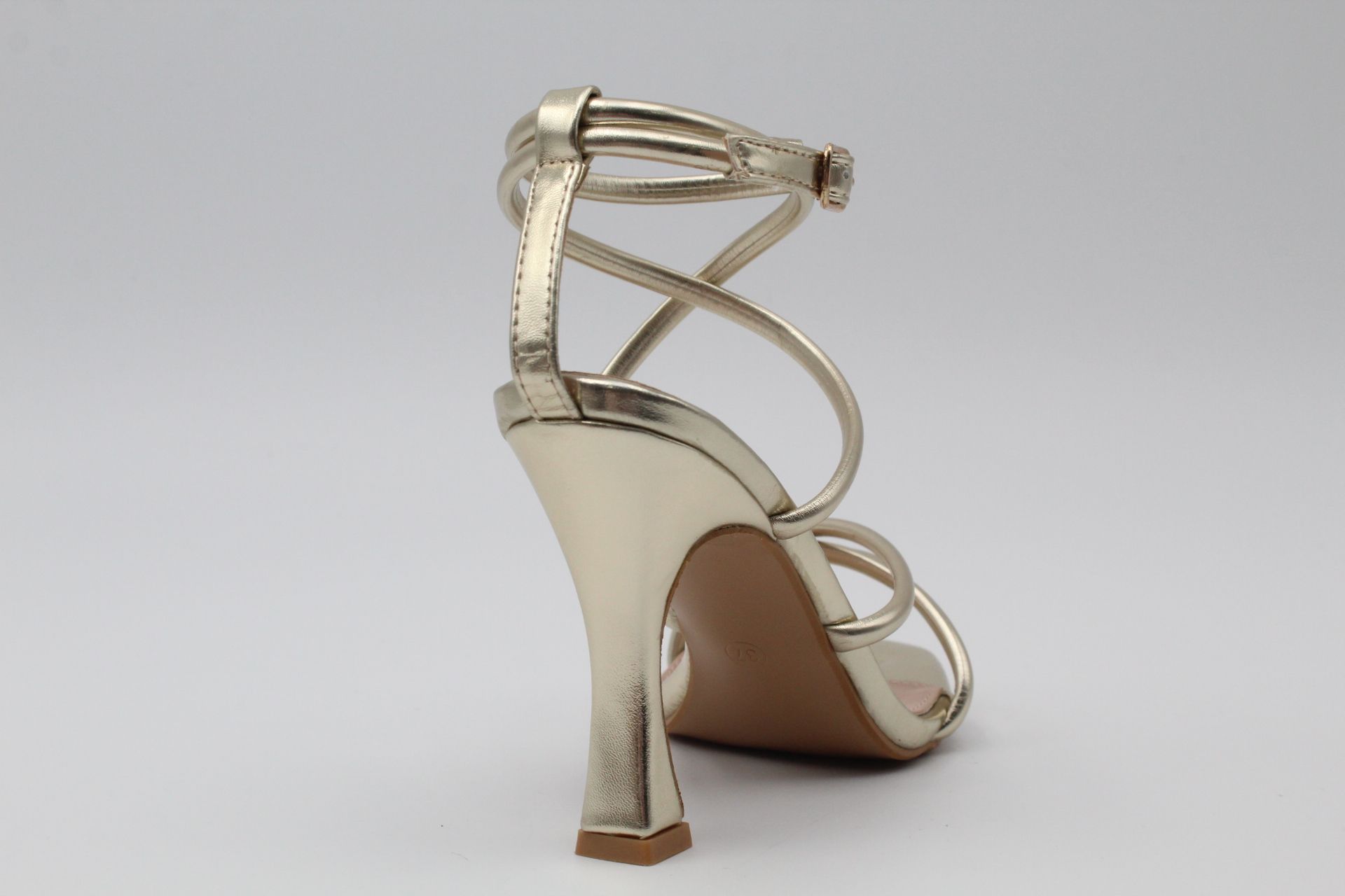 Sandalia con tiras cruzadas y tacón fino,ref900 - Imagen 9