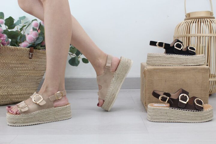 Sandalia con cuña de yute en suave antelina,ref115