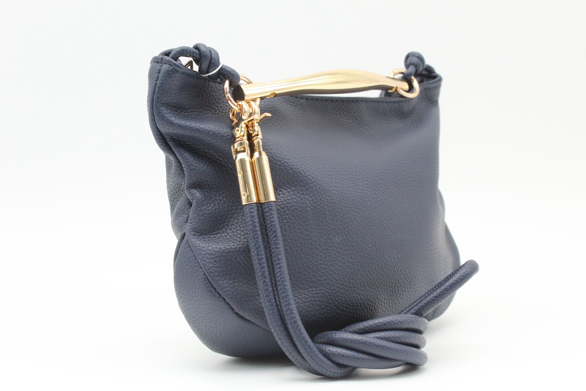 Bolso-bandolera en suave polipiel con asa metálica dorada,ref8848 - Imagen 8