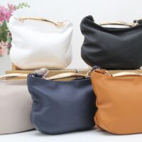 Bolso-bandolera en suave polipiel con asa metálica dorada,ref8848 - Thumbnail Image 1