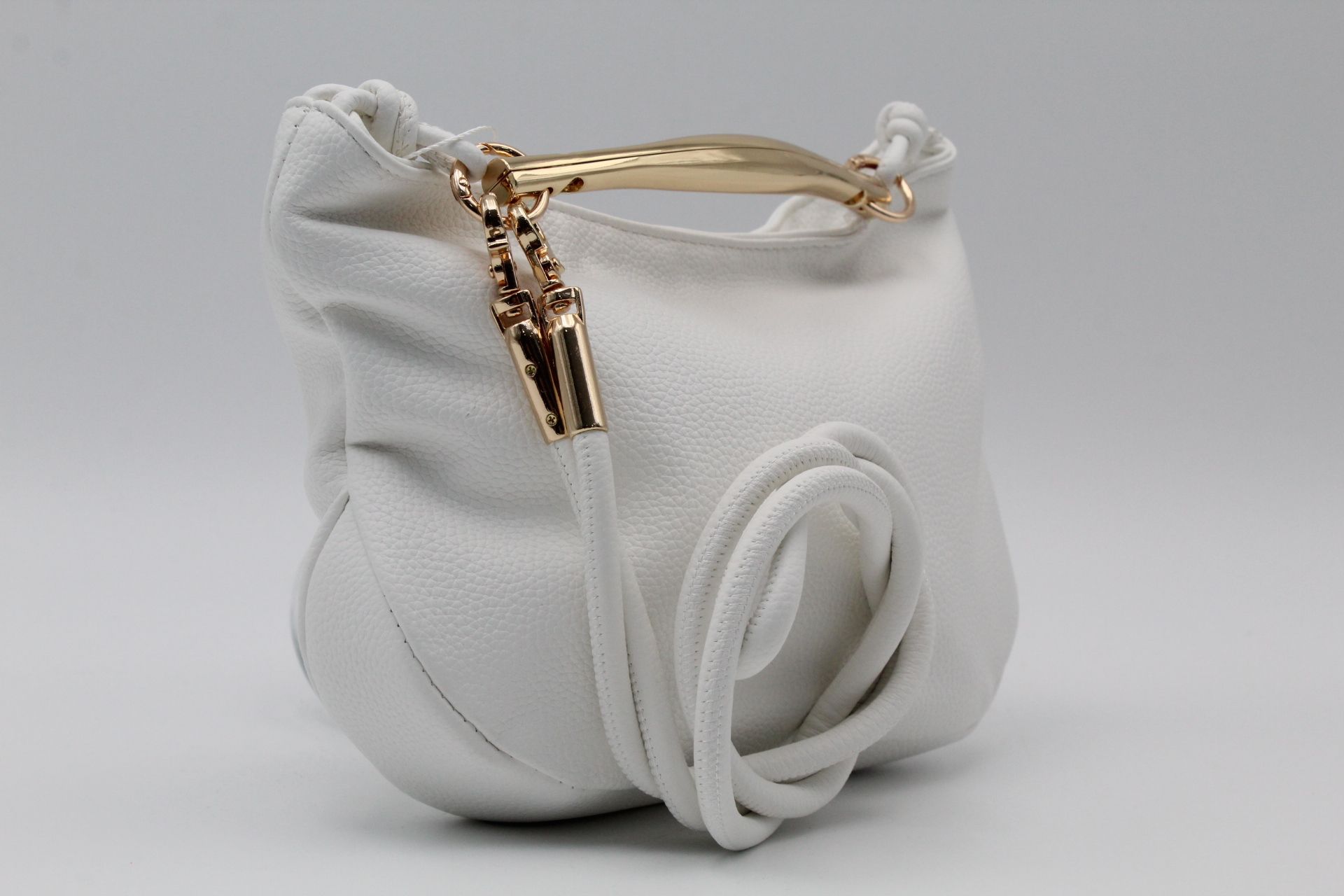 Bolso-bandolera en suave polipiel con asa metálica dorada,ref8848 - Imagen 11