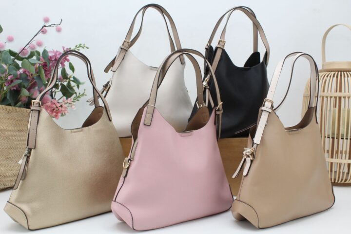 Bolso en suave poli piel con triple cierre,ref68023
