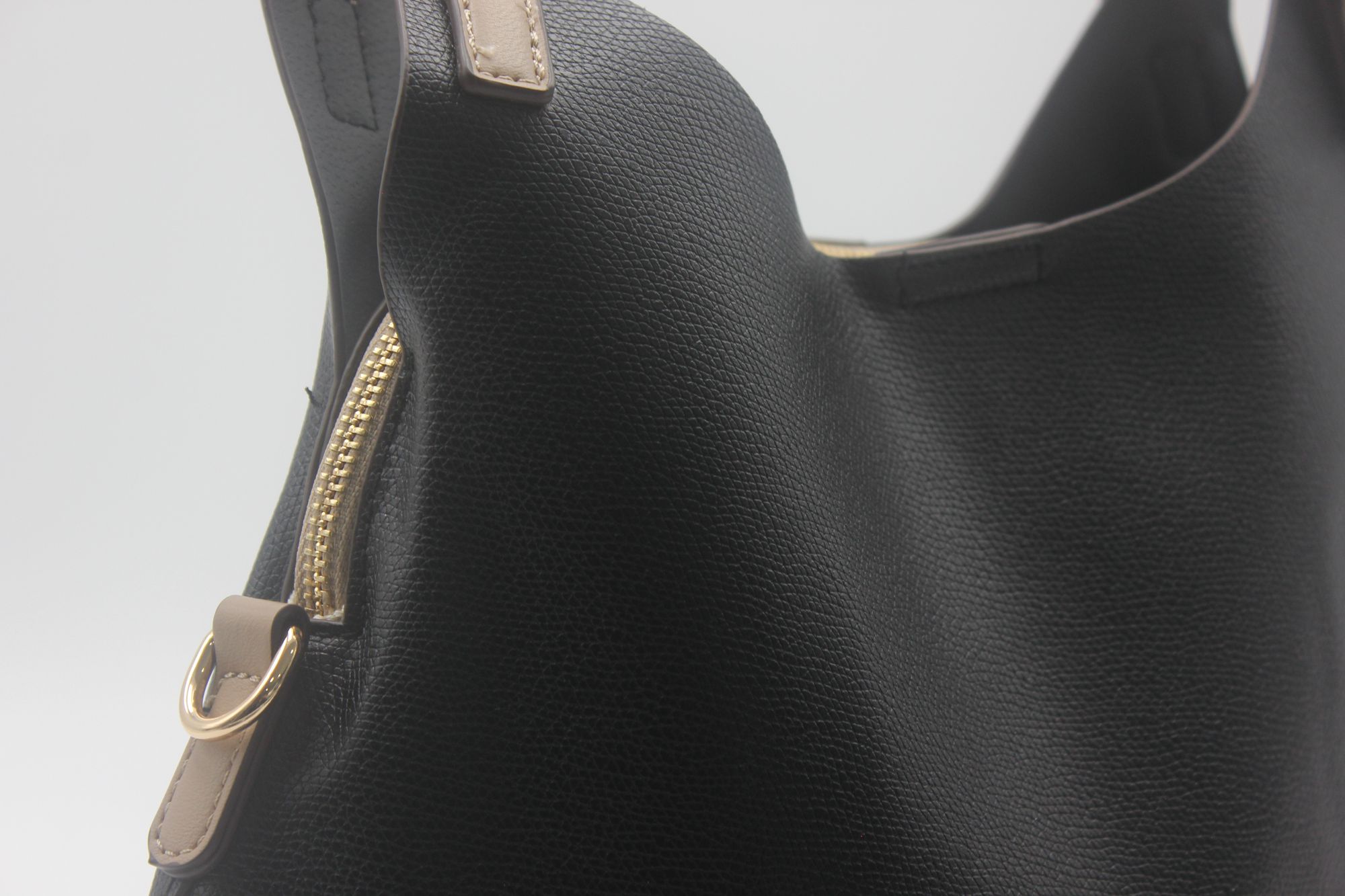 Bolso en suave poli piel con triple cierre,ref68023 - Imagen 6