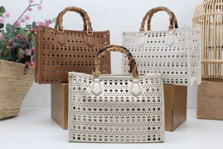 Bolso en suave poli piel con neceser interior,ref6167