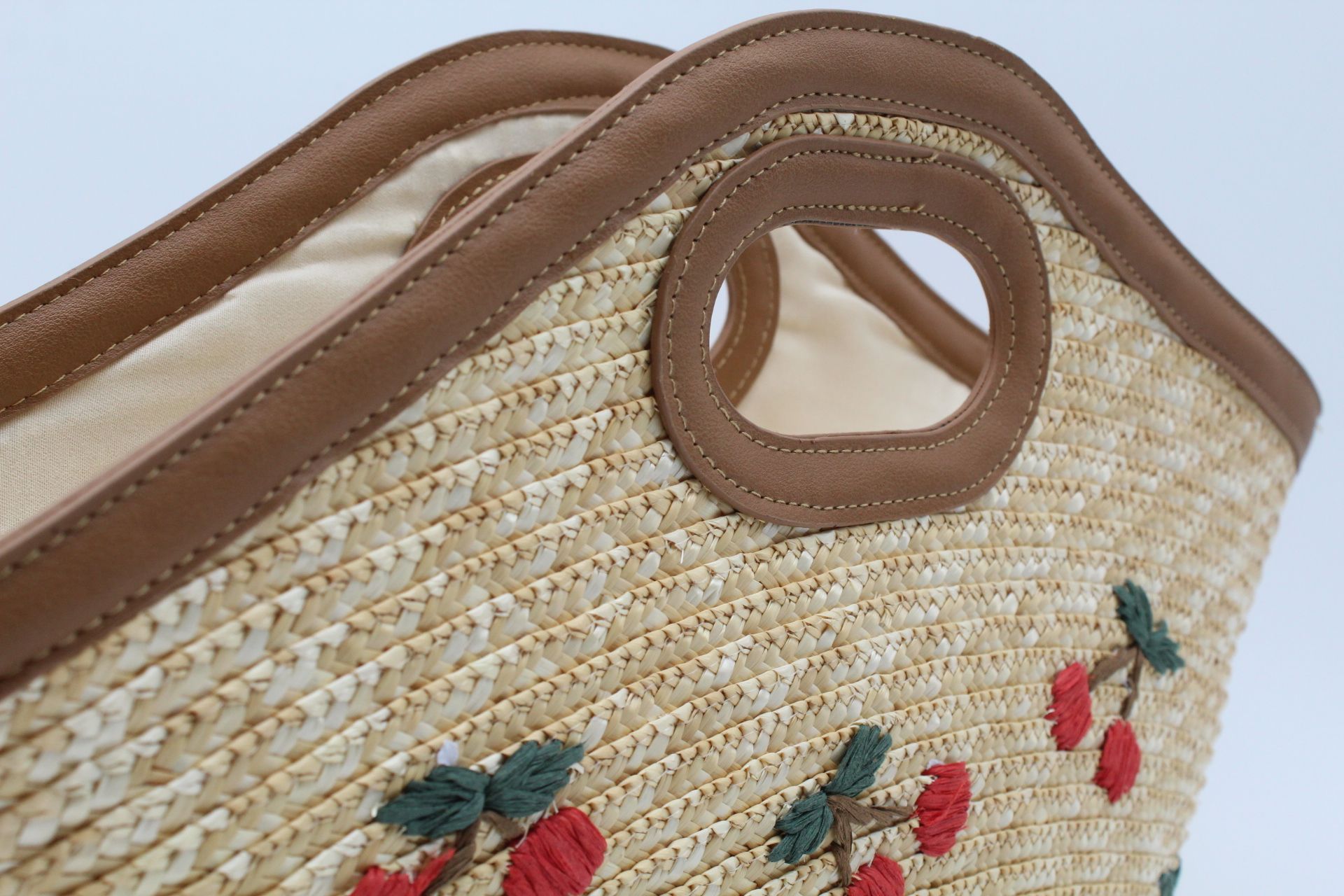 Cesta rafia con grabado de cerezas,ref3584 - Imagen 3