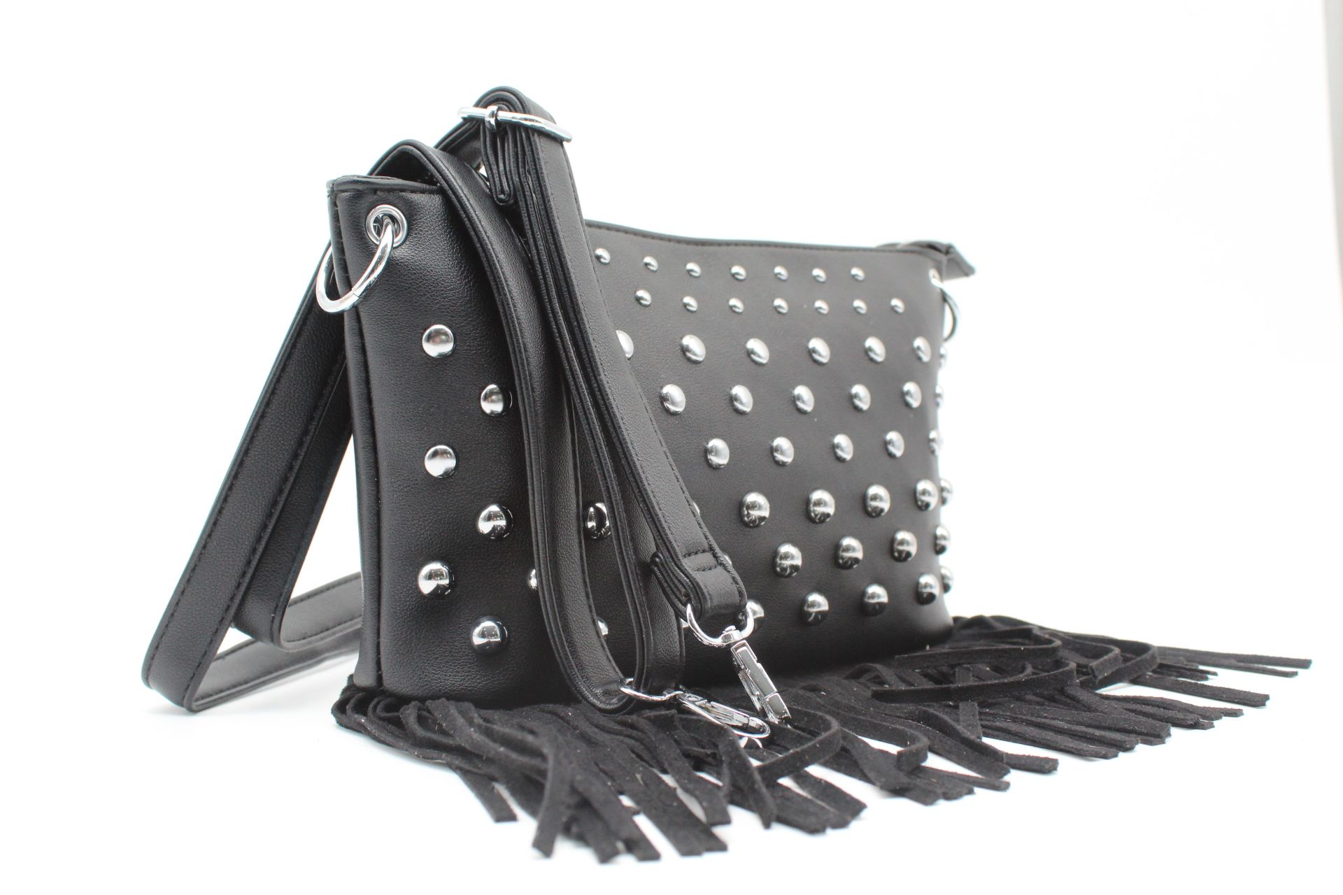 Bandolera en suave poli piel con tachuelas y flecos,ref28939 - Imagen 6
