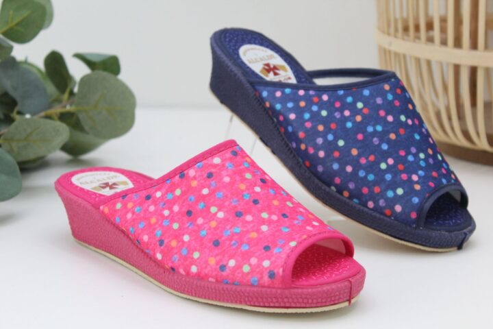 Zapatilla Alcalde con piso de caucho de 4cm de cuña,ref8102