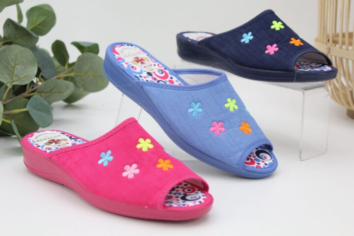 Zapatilla casa Alcalde con cuña de caucho de 3cm,ref5750