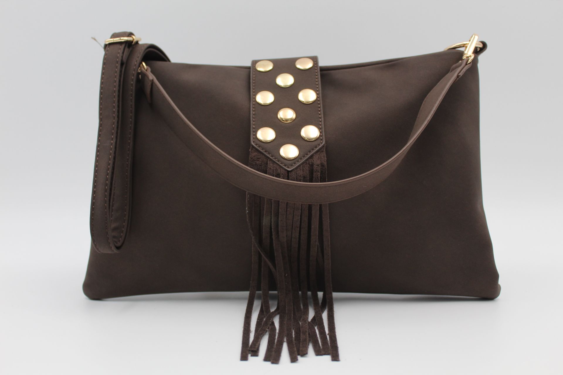 Bolso-Bandolera en suave poli piel con flecos y detalle de tachas,ref28971 - Imagen 6