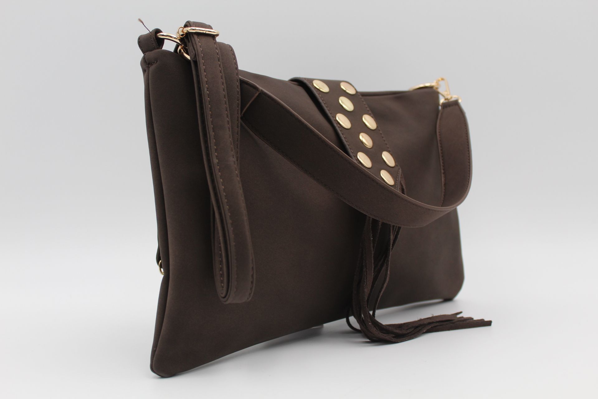 Bolso-Bandolera en suave poli piel con flecos y detalle de tachas,ref28971 - Imagen 7