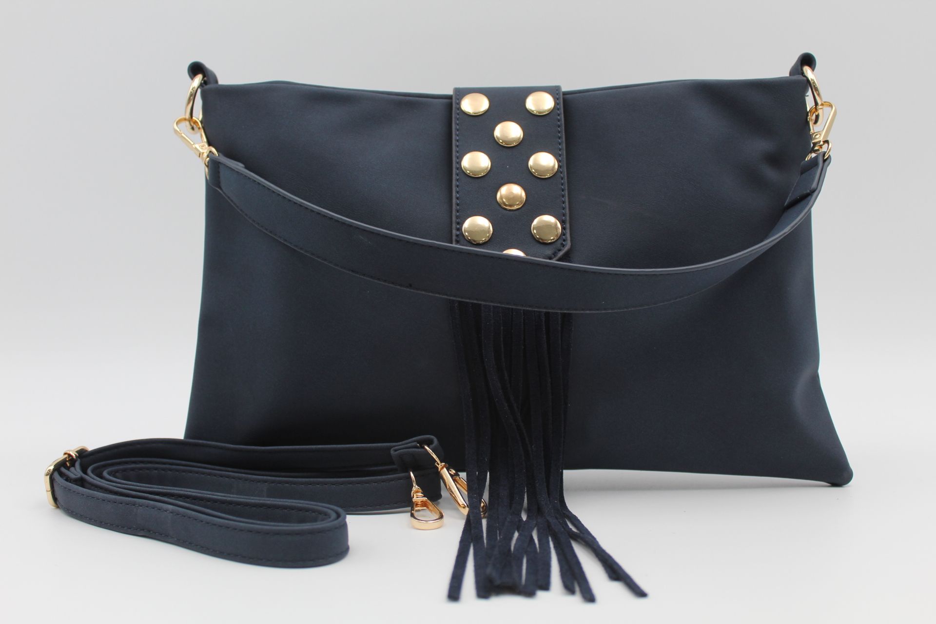 Bolso-Bandolera en suave poli piel con flecos y detalle de tachas,ref28971 - Imagen 8