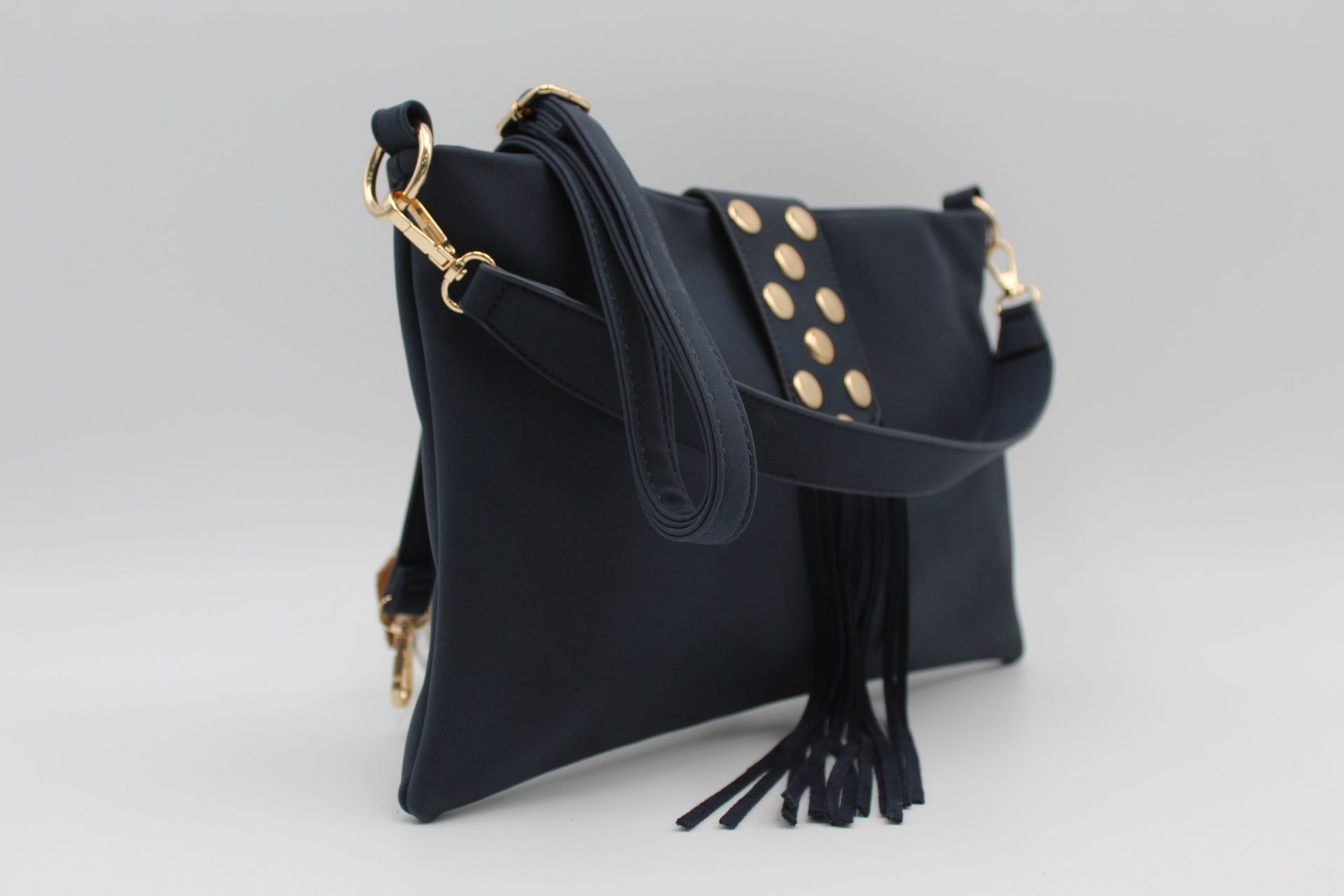 Bolso-Bandolera en suave poli piel con flecos y detalle de tachas,ref28971 - Imagen 9