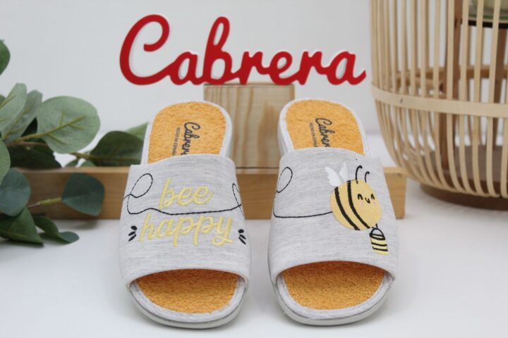 Zapatilla casa Cabrera con piso de caucho vulcanizado,ref4535