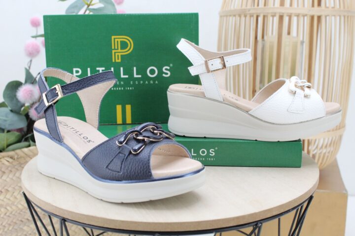 Sandalia Pitillos toda en piel con adorno metalizado, ref11062