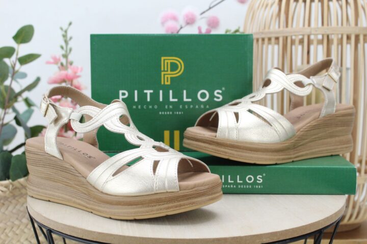 Sandalia Pitillos toda en piel metalizada y cuña ligera,ref11050