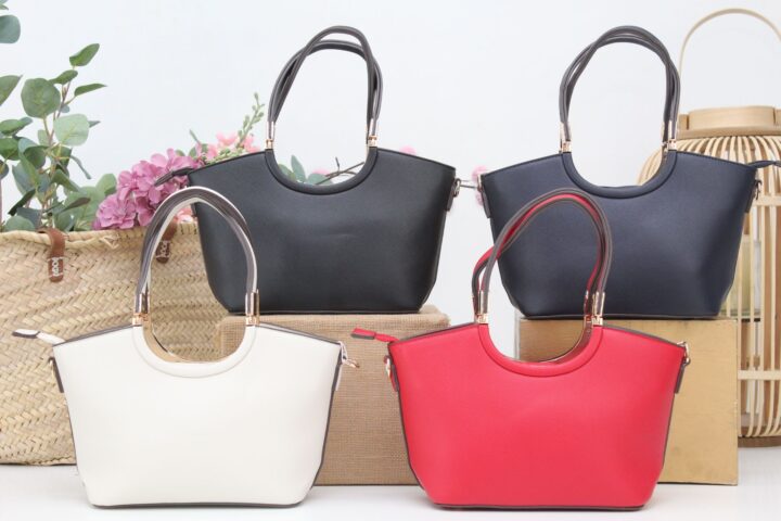 Bolso-Bnadolera en poli piel con detalles dorados,ref73809