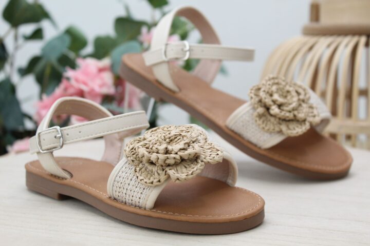 Sandalia en suave poli piel con  adorno flor,ref1734