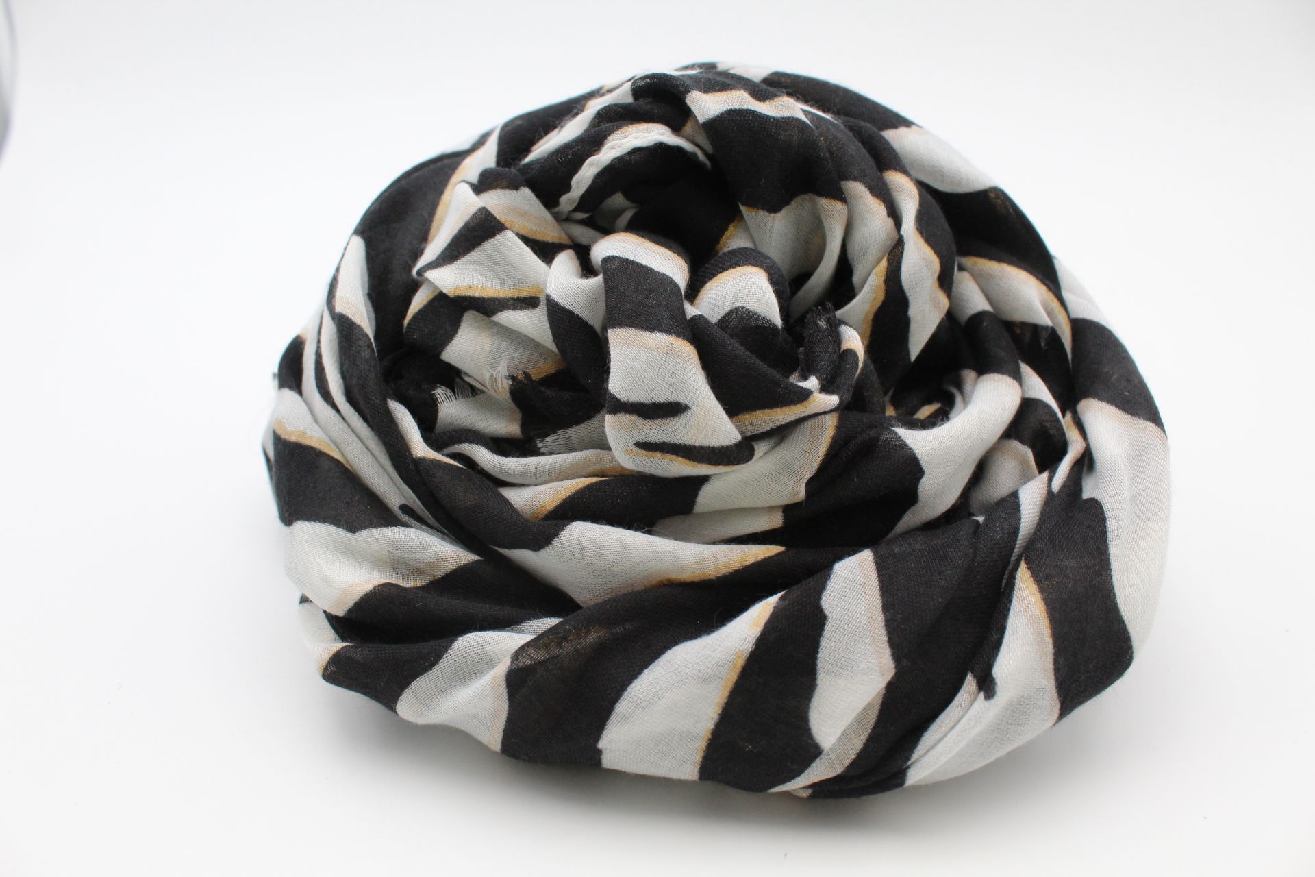 Pashmina  estampada en suave tejido algodon,ref535 - Imagen 3