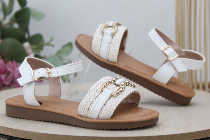 Sandalia para niña con broche metalizado,ref1427